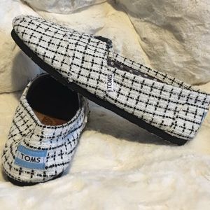 TOMS Classic Black and White Slip-on